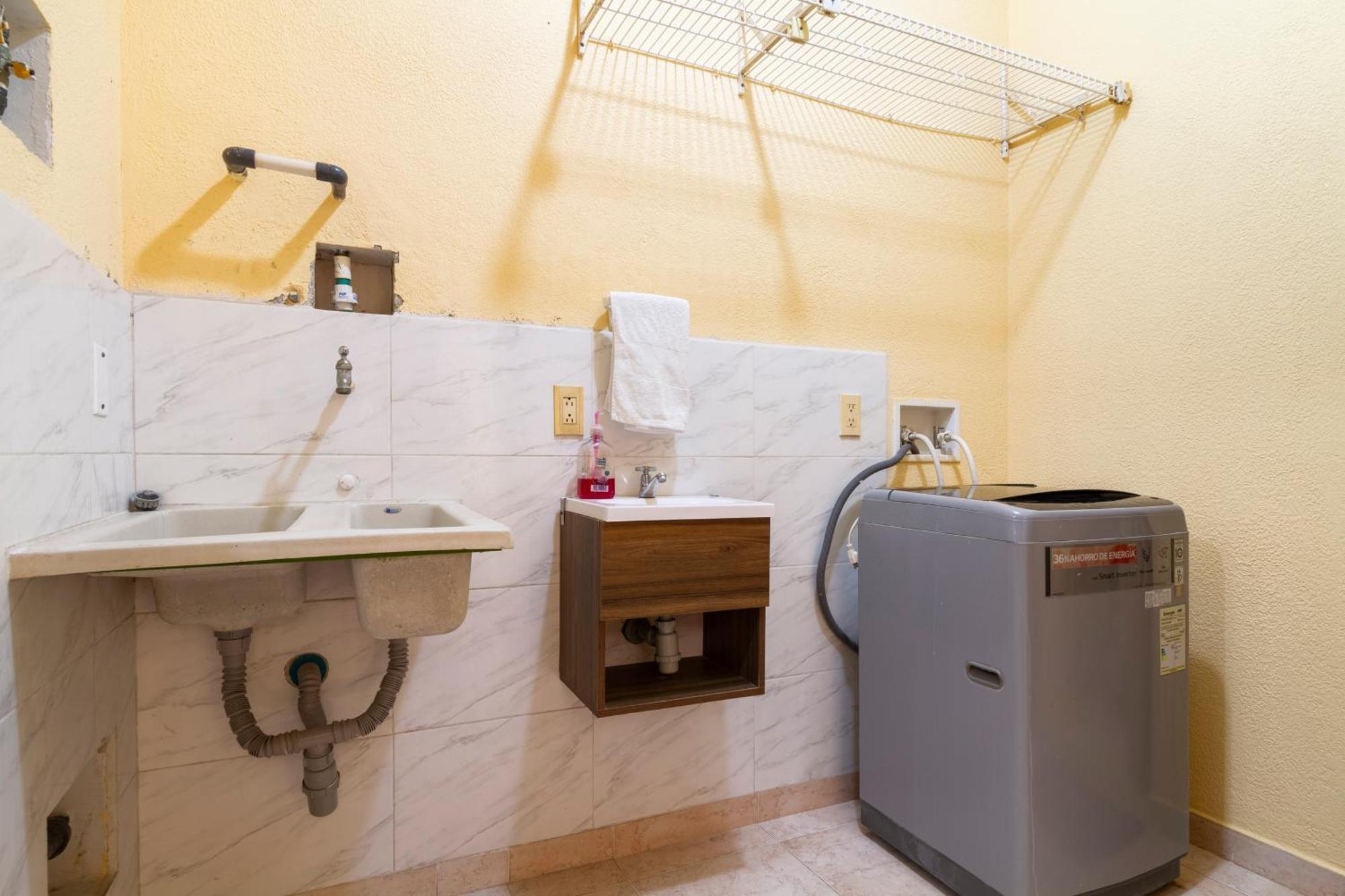 Pensión Cartagonova - Privadas Y Amplias Cerca A Zonas Turísticas *