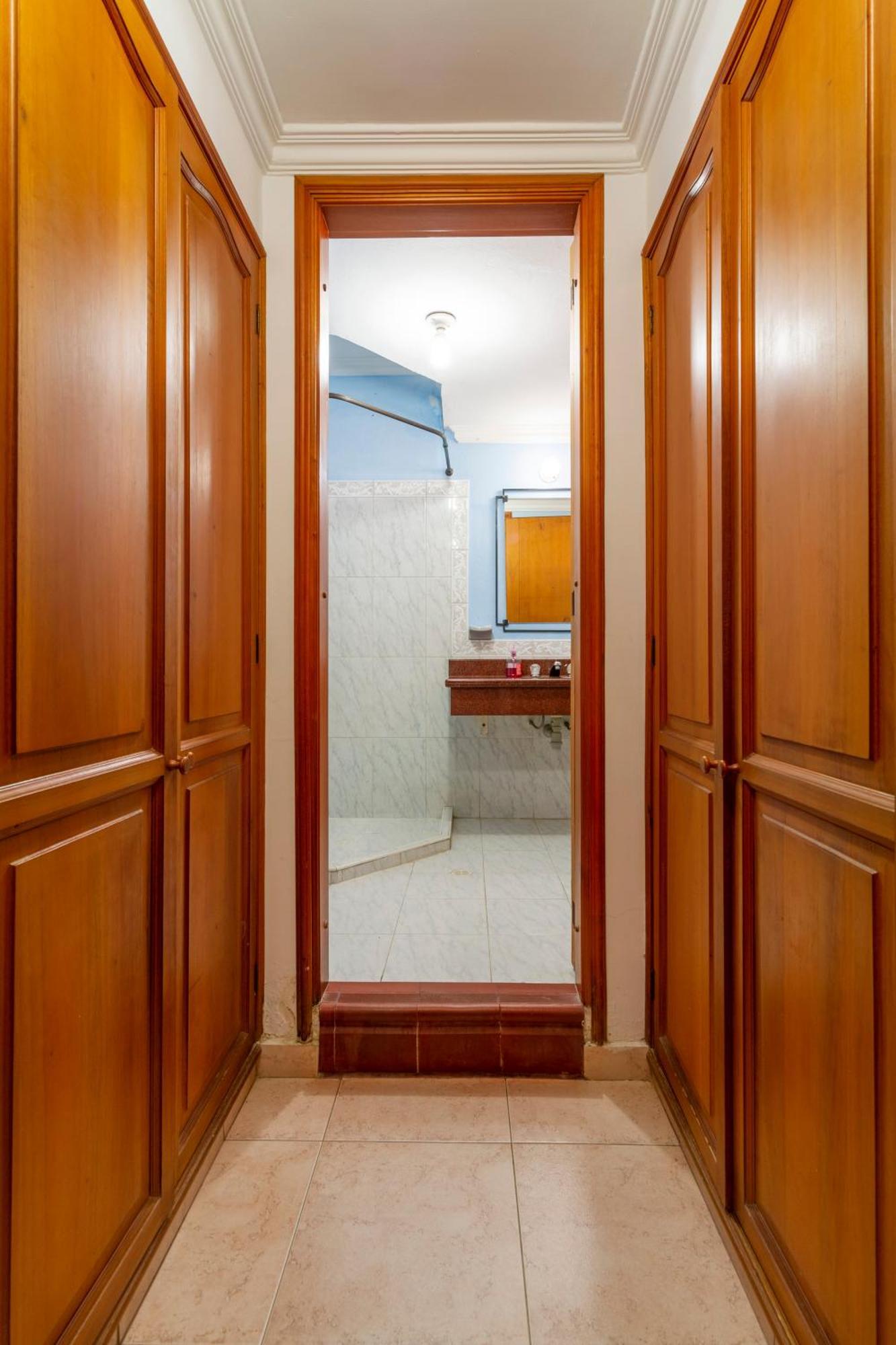 Habitación Privada Y Amplia Cerca Zonas Turísticas Pensión Cartagena